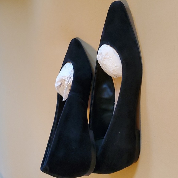 Banana Republic Suede Flats, Size 6 - Picture 8 of 14